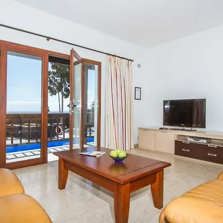 Puerto Del Carmen Sleeps 10 Pool Air Con Wifi Puerto del Carmen (Lanzarote)
