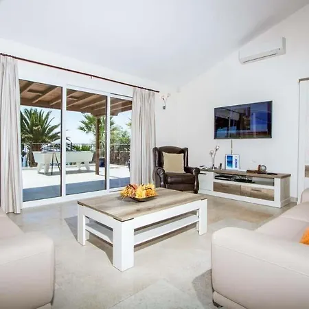 Puerto Del Carmen Sleeps 10 Pool Air Con Wifi *