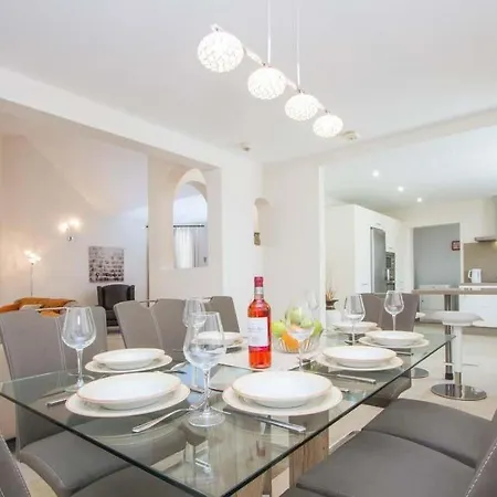 Puerto Del Carmen Sleeps 10 Pool Air Con Wifi فيلة
