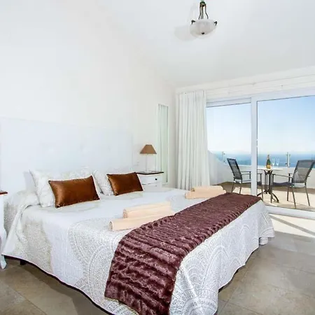 فيلة Puerto Del Carmen Sleeps 10 Pool Air Con Wifi *
